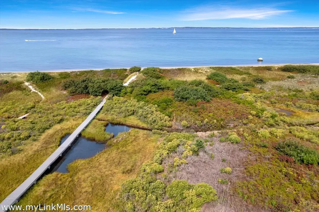 261 Sandpiper Lane Vineyard Haven MA 02539