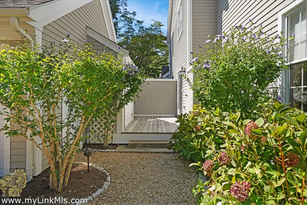 261 Sandpiper Lane Vineyard Haven MA 02539