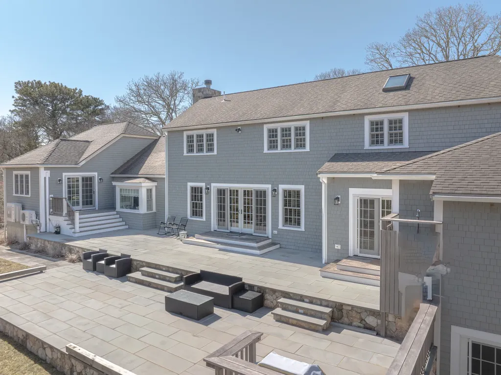 63 Bayes Hill Road Oak Bluffs MA 02557