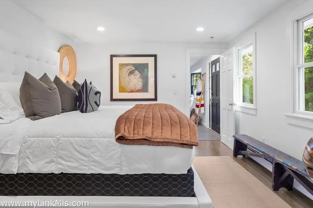 49 Oak Lane West Tisbury MA 02575