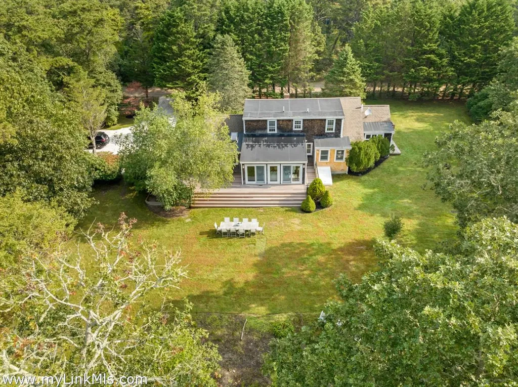 49 Oak Lane West Tisbury MA 02575