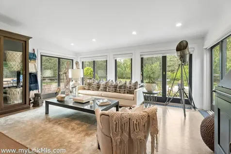 49 Oak Lane West Tisbury MA 02575