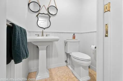 49 Oak Lane West Tisbury MA 02575