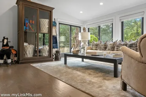 49 Oak Lane West Tisbury MA 02575