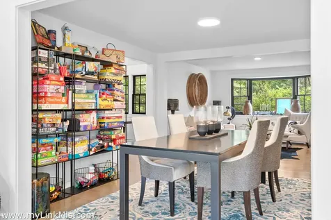 49 Oak Lane West Tisbury MA 02575