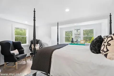 49 Oak Lane West Tisbury MA 02575