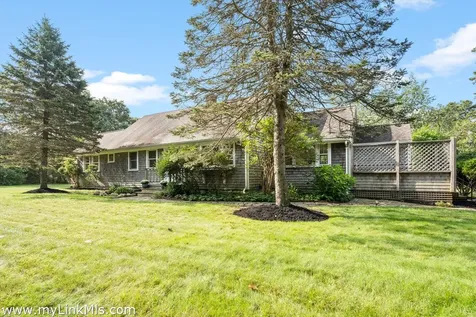 49 Oak Lane West Tisbury MA 02575