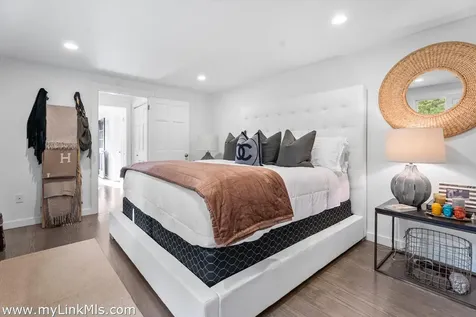 49 Oak Lane West Tisbury MA 02575