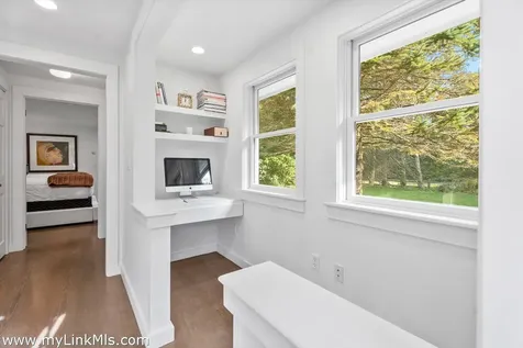 49 Oak Lane West Tisbury MA 02575