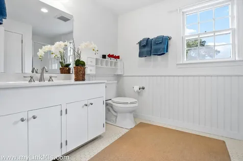 49 Oak Lane West Tisbury MA 02575