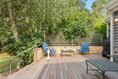 49 Oak Lane West Tisbury MA 02575