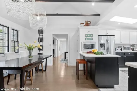 49 Oak Lane West Tisbury MA 02575