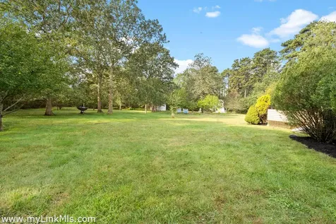 49 Oak Lane West Tisbury MA 02575