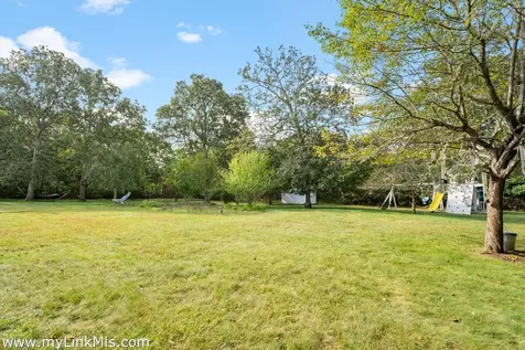 49 Oak Lane West Tisbury MA 02575