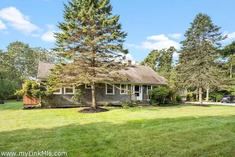 49 Oak Lane West Tisbury MA 02575