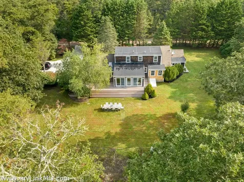 49 Oak Lane West Tisbury MA 02575