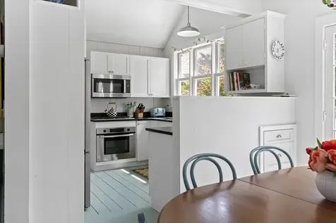 6 Brewster Avenue Oak Bluffs MA 02557