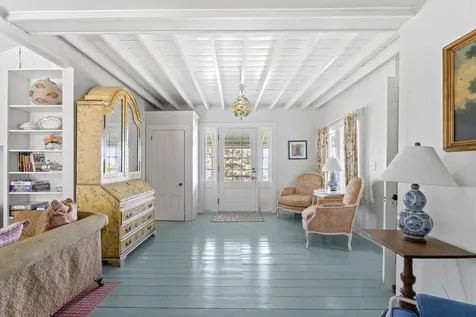 6 Brewster Avenue Oak Bluffs MA 02557