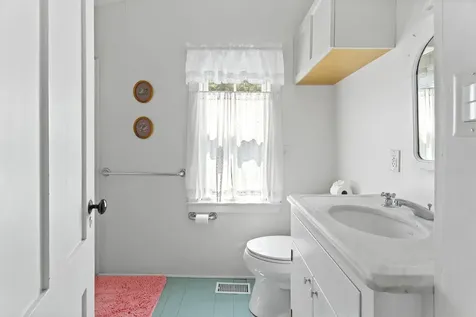 6 Brewster Avenue Oak Bluffs MA 02557