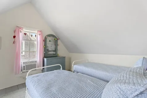 6 Brewster Avenue Oak Bluffs MA 02557