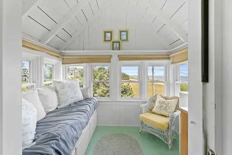 6 Brewster Avenue Oak Bluffs MA 02557