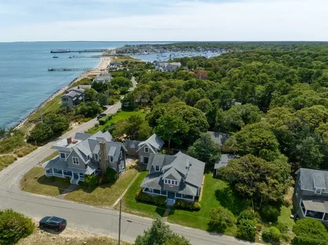 6 Brewster Avenue Oak Bluffs MA 02557