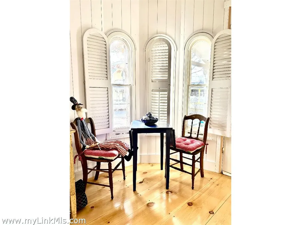 1 Cottage Park Oak Bluffs MA 02557