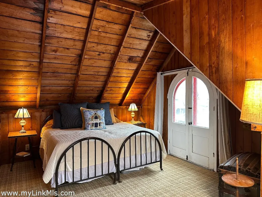 1 Cottage Park Oak Bluffs MA 02557