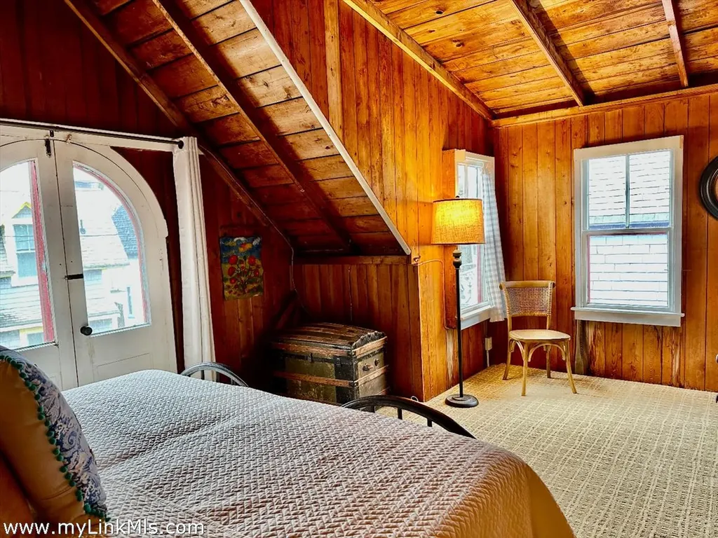 1 Cottage Park Oak Bluffs MA 02557