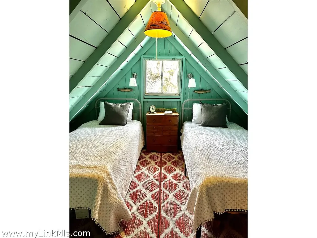 1 Cottage Park Oak Bluffs MA 02557