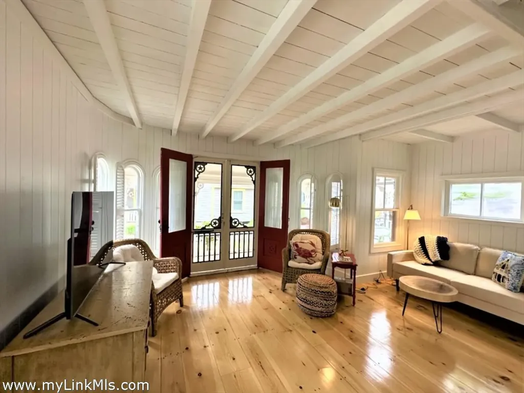 1 Cottage Park Oak Bluffs MA 02557