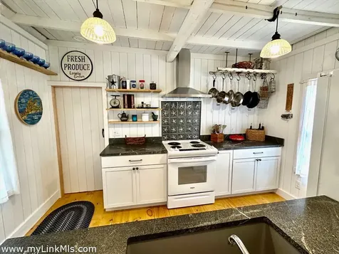 1 Cottage Park Oak Bluffs MA 02557