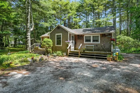 21 Clay Pit Road Edgartown MA 02539