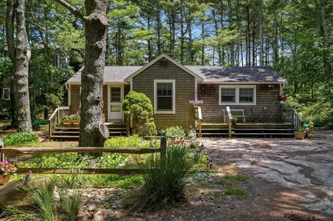 21 Clay Pit Road Edgartown MA 02539