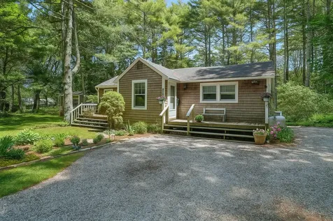 21 Clay Pit Road Edgartown MA 02539