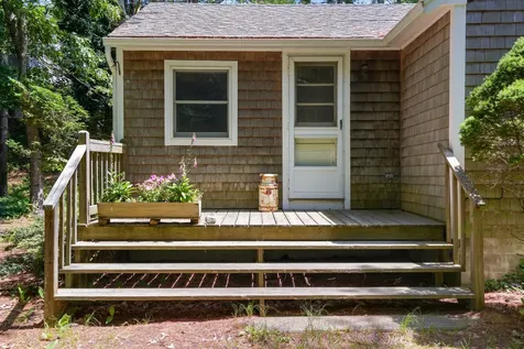 21 Clay Pit Road Edgartown MA 02539