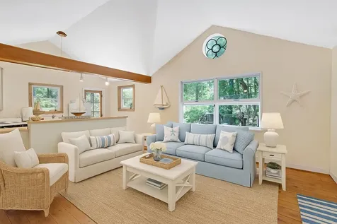 21 Clay Pit Road Edgartown MA 02539