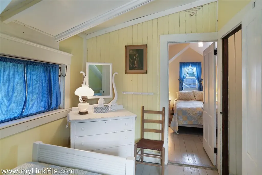 50 Canonicus Avenue Oak Bluffs MA 02557