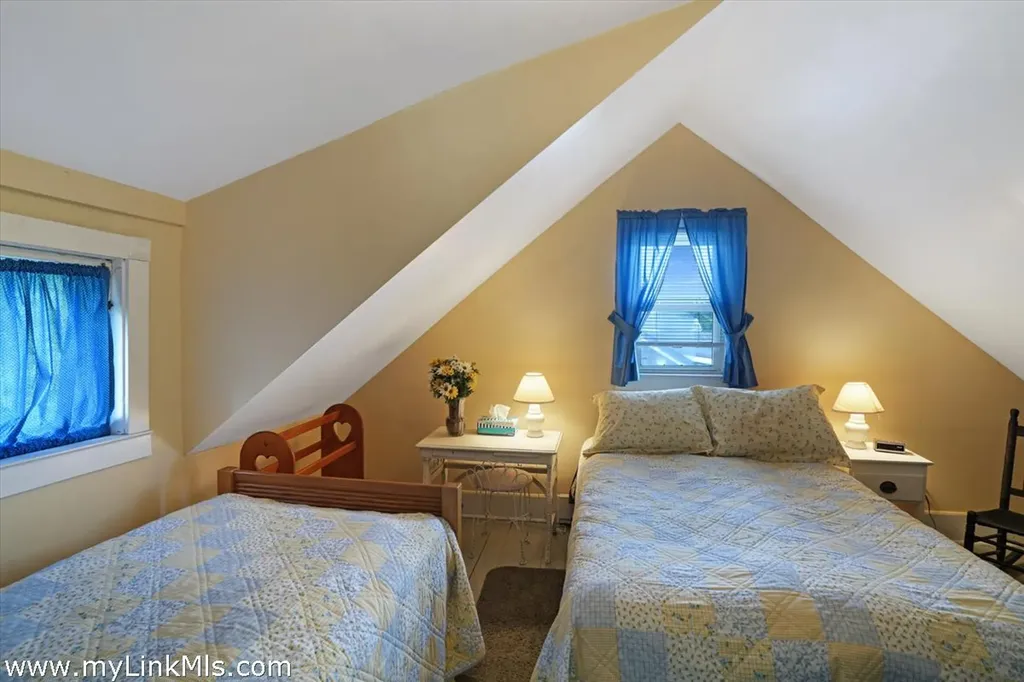 50 Canonicus Avenue Oak Bluffs MA 02557