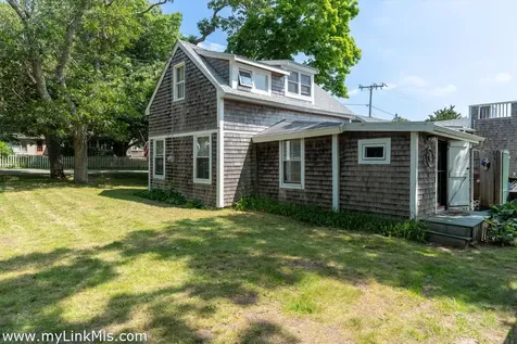 50 Canonicus Avenue Oak Bluffs MA 02557
