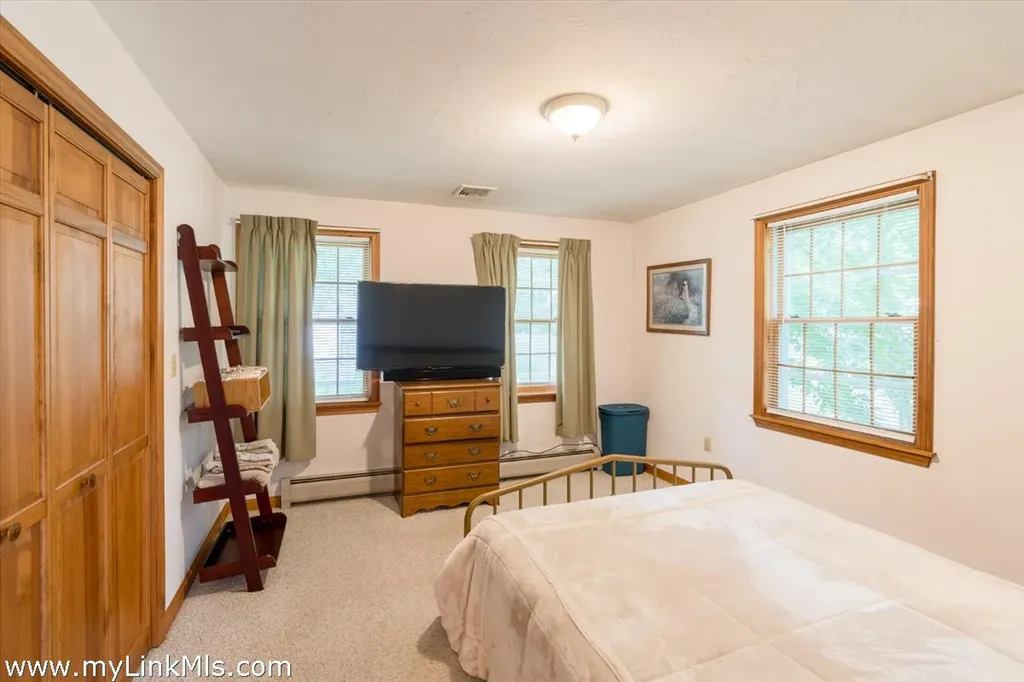 2 Farm Path Oak Bluffs MA 02557