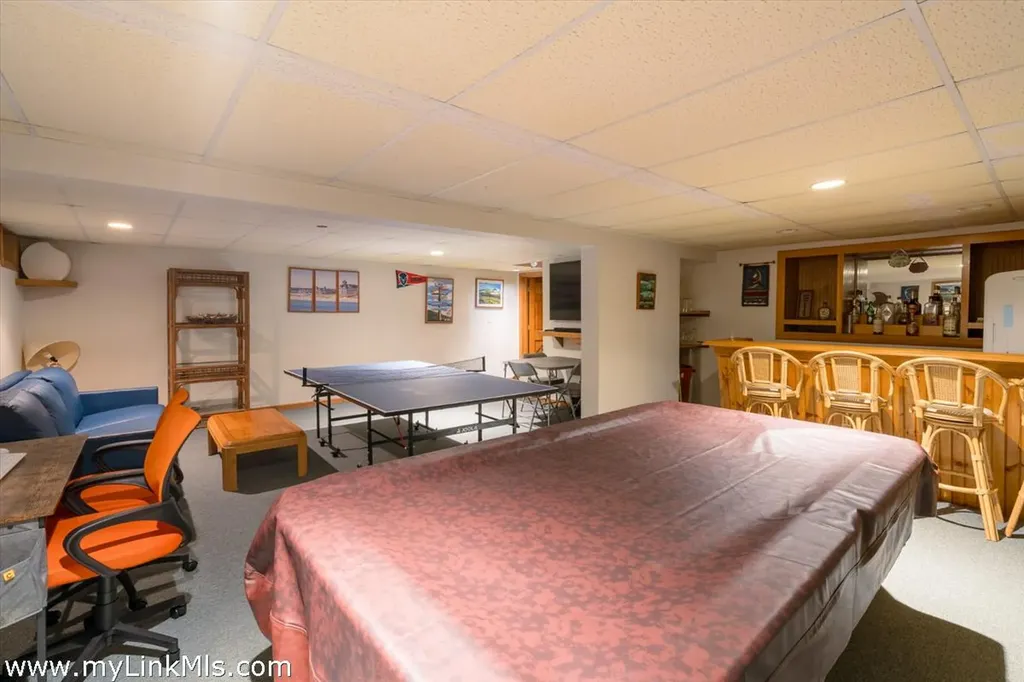 2 Farm Path Oak Bluffs MA 02557