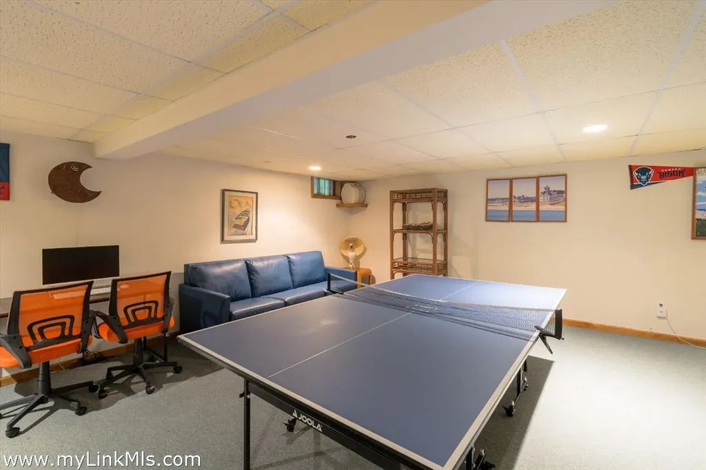 2 Farm Path Oak Bluffs MA 02557