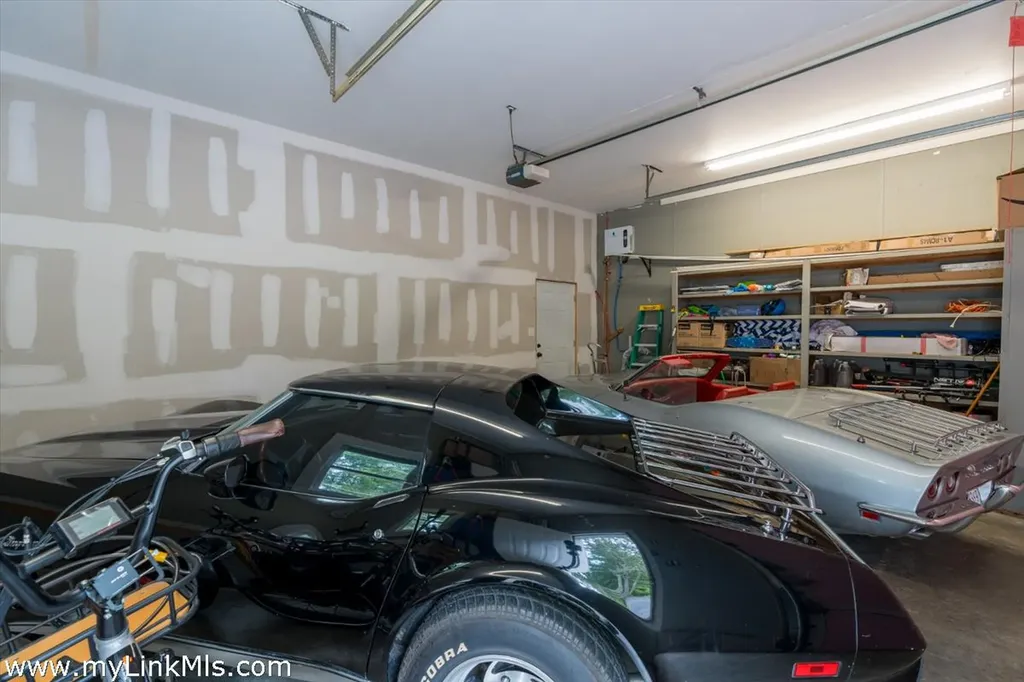 2 Farm Path Oak Bluffs MA 02557