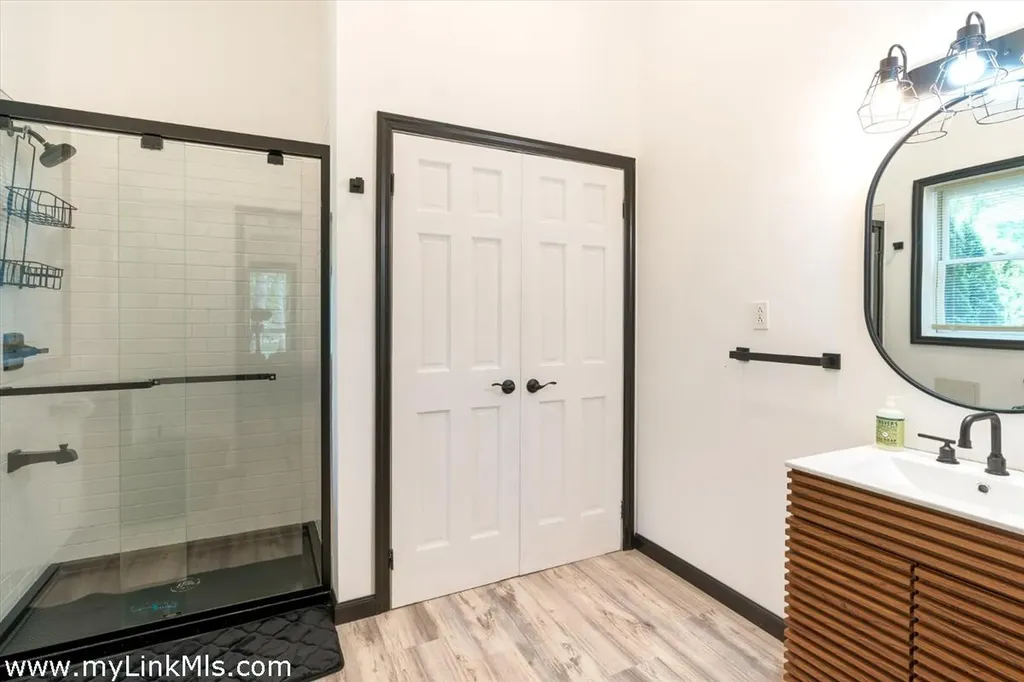 2 Farm Path Oak Bluffs MA 02557