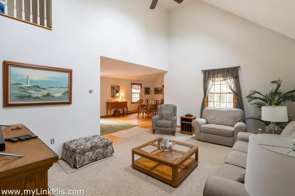 2 Farm Path Oak Bluffs MA 02557