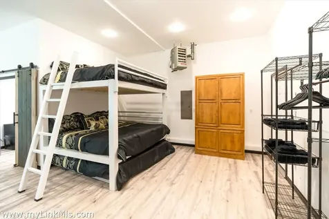 2 Farm Path Oak Bluffs MA 02557