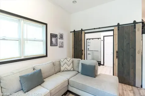 2 Farm Path Oak Bluffs MA 02557