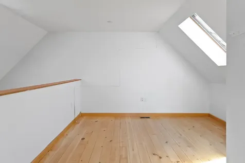 249 County Road Oak Bluffs MA 02557