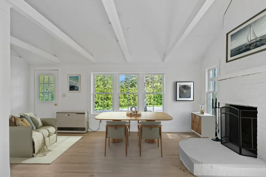 130 Wing Road Oak Bluffs MA 02557